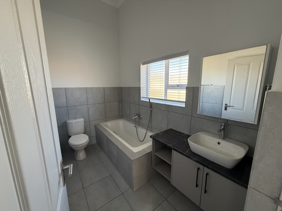 3 Bedroom Property for Sale in Hartenbos Heuwels Western Cape